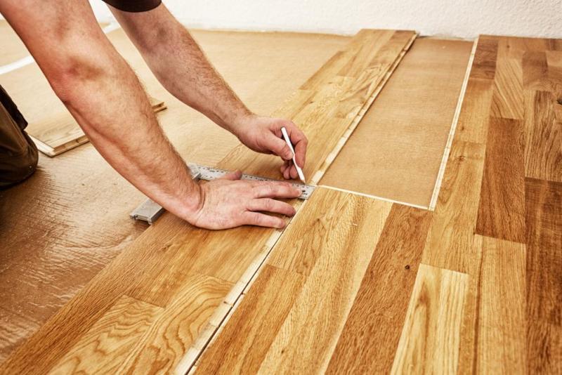 Pose de parquet massif &agrave; Maizi&egrave;res-l&egrave;s-Metz, clou&eacute; ou coll&eacute; ?